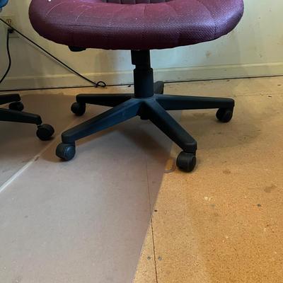 Pair of Office Chairs Plus Floor Protector Pad (DR-RG)