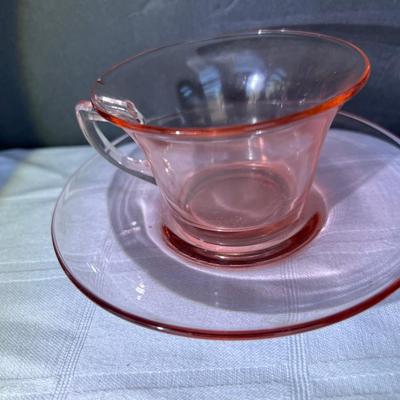 8 Vintage Blush Pink Depression Glass Optic tea coffee cups saucers 1940s