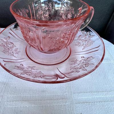 6 Vintage Blush Pink Depression Glass SHARON tea coffee cups and saucers