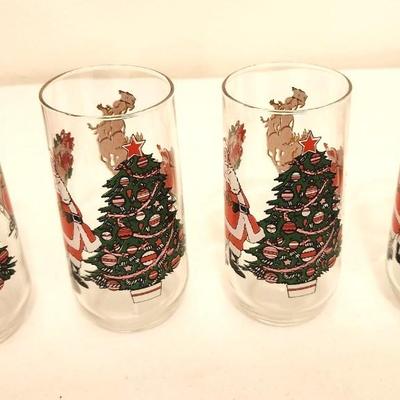 Lot #108 Great Set of 4 Vintage Luminarc Drinking Glasses - SANTA