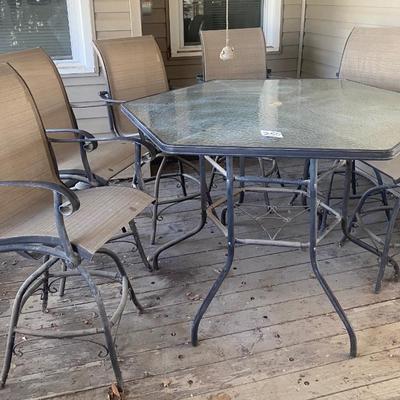 Nice Patio Table and Chairs