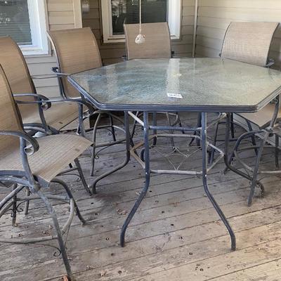 Nice Patio Table and Chairs
