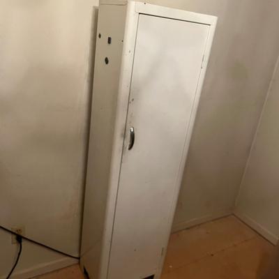 Metal Cabinet (DR-MG)