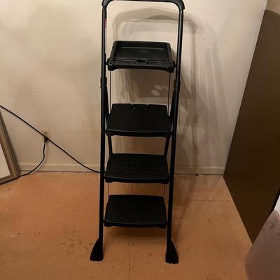 Two Cosco Step Stools & Plastic Step (DR-MG)