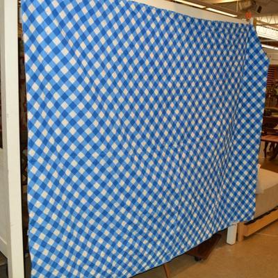 Hand-Tied Comforter, Singers Glen, Virginia 82â€x64â€