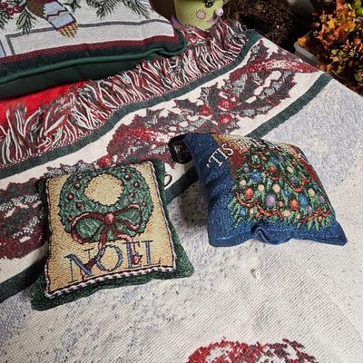 Christmas Pillows & More (BS-JS)