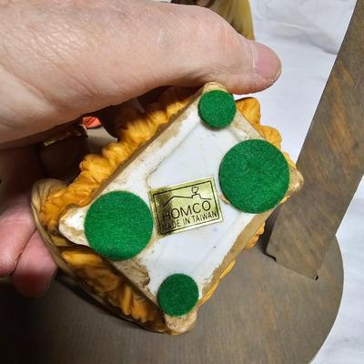 Homco Ceramic Nativity Set w/Base (BS2-JS)