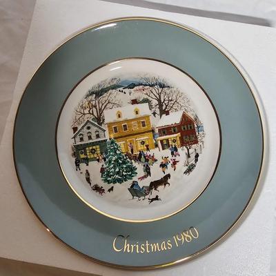 Gold Trimmed Avon + Bing & Grondahl Christmas Plates (BS2-JS)