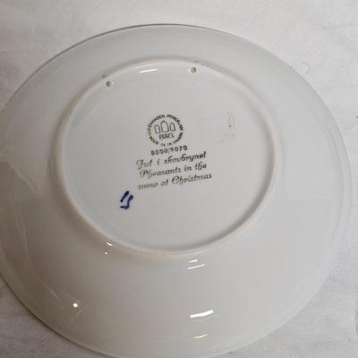 Gold Trimmed Avon + Bing & Grondahl Christmas Plates (BS2-JS)