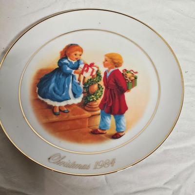 Gold Trimmed Avon + Bing & Grondahl Christmas Plates (BS2-JS)