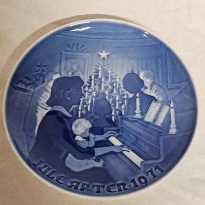 Gold Trimmed Avon + Bing & Grondahl Christmas Plates (BS2-JS)