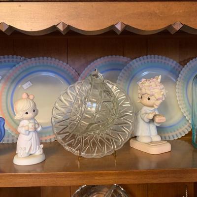 Hutch & dishes