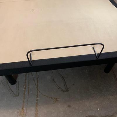 Lift bed base