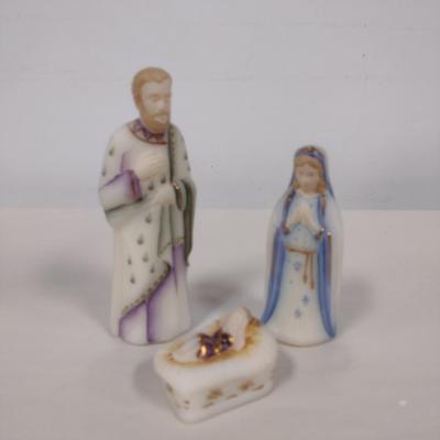 Vintage Fenton Hand Painted Mary, Joseph, and Baby Jesus Nativity Pieces