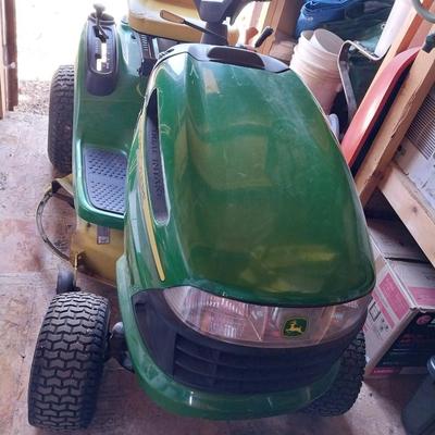 JOHN DEERE RIDING LAWN MOWER WITH TWIN BAGGER