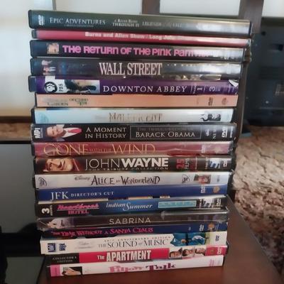 A COLLECTION OF MOVIES ON DVD (5)