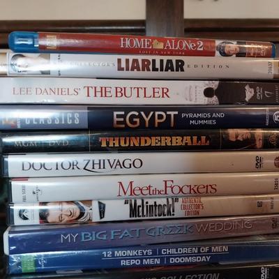 A COLLECTION OF MOVIES ON DVD (7)