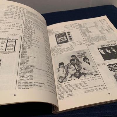 1977 Record Album Guide 185pp. Illustrated