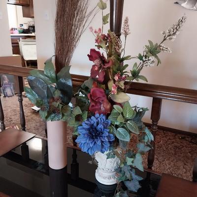 2 VASES WITH FAUX FLOWERS AND FOLIAGE