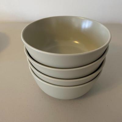 Set of 4 Bowls / Plates