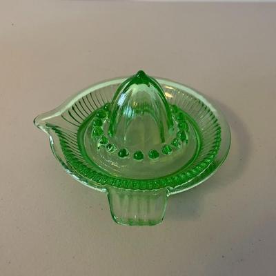 Green Glass Citrus Juicer w/Handle and Pour Spout
