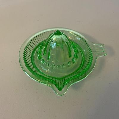 Green Glass Citrus Juicer w/Handle and Pour Spout