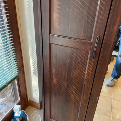 Wardrobe / Armoire