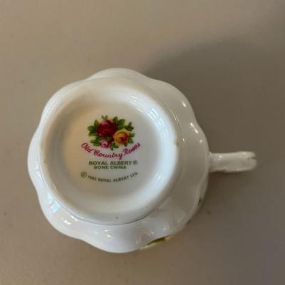 Set of 4 Tea Cups and Saucers - Royal Albert Bone China - "Old Country Roses"