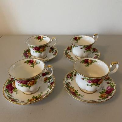 Set of 4 Tea Cups and Saucers - Royal Albert Bone China - "Old Country Roses"