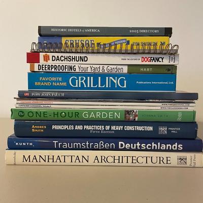 Lot of 15 Books / Magazines