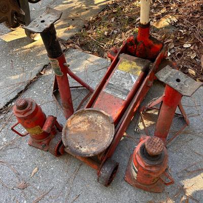 Floor and Bottle Jack lot with stands