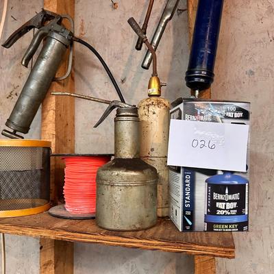 Grease guns and oil cans lot