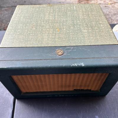RCA Victor model 6-ey-3b portable record player