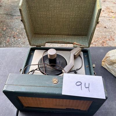 RCA Victor model 6-ey-3b portable record player