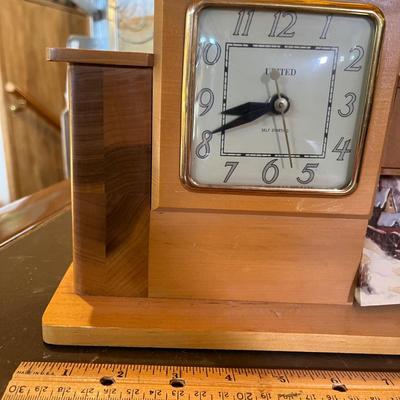 Vintage mantle clock