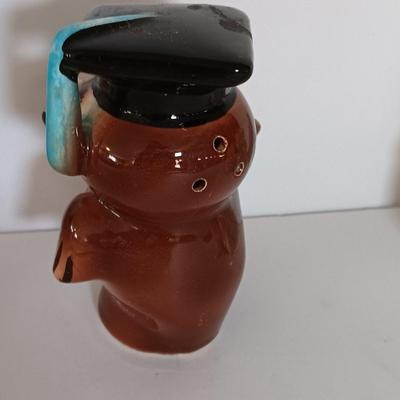 Vintage pig salt & pepper - Estes Park Salt & pepper shakers an owl shaker with small souvenir crock