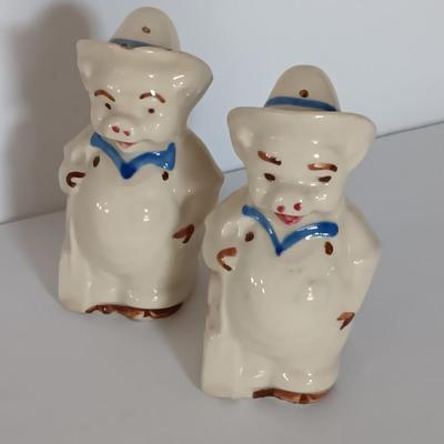 Vintage pig salt & pepper - Estes Park Salt & pepper shakers an owl shaker with small souvenir crock