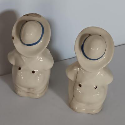 Vintage pig salt & pepper - Estes Park Salt & pepper shakers an owl shaker with small souvenir crock