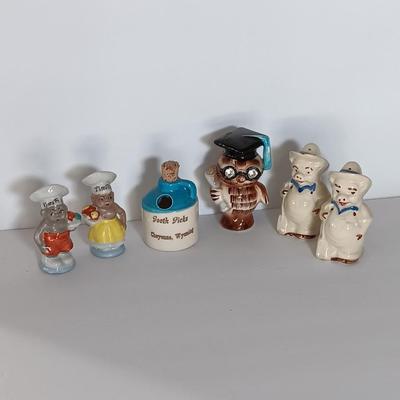 Vintage pig salt & pepper - Estes Park Salt & pepper shakers an owl shaker with small souvenir crock