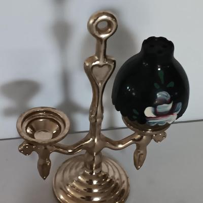 Unique lamp globe salt & pepper shakers and two small lantern shakers