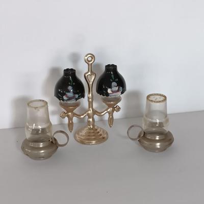 Unique lamp globe salt & pepper shakers and two small lantern shakers