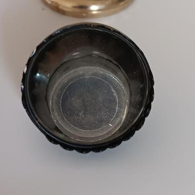 Unique lamp globe salt & pepper shakers and two small lantern shakers