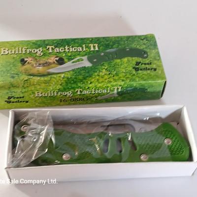 Bullfrog Tactical II Knife and two smaller Frost cutlery pocketknives NIB