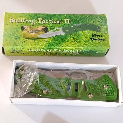 Bullfrog Tactical II Knife and two smaller Frost cutlery pocketknives NIB