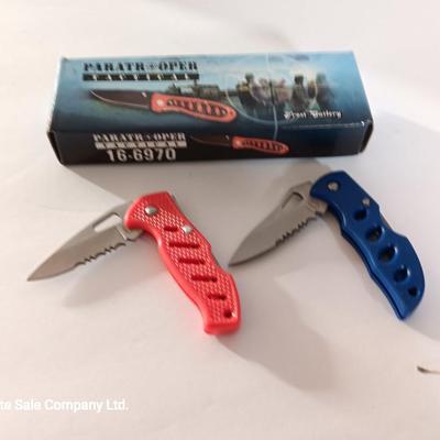 Paratrooper Tactical knife with two smaller Frost Cutlery pocketknives NIB