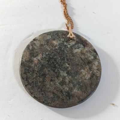 Beautiful raw Stone pennants with chains and stone earrings