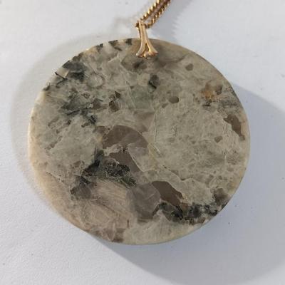 Beautiful raw Stone pennants with chains and stone earrings