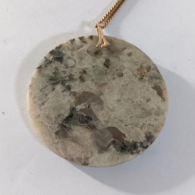 Beautiful raw Stone pennants with chains and stone earrings
