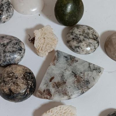Stones for jewelry making some already shaped others are raw stones minerals rock collection