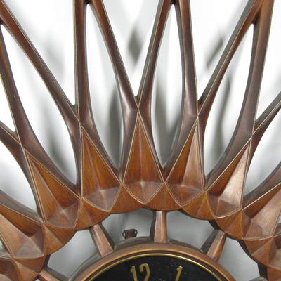 Vintage Syroco Sunburst Large Mid Century Art Deco Resin Battery Operated Hanging Clock
